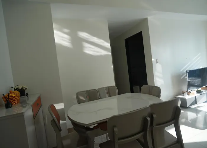 Spacious 3br Staycation With Pool Access *
